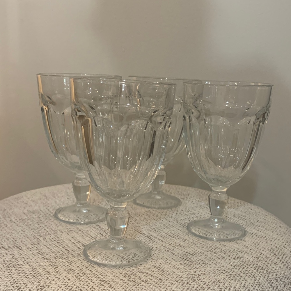 Crystal Clear Glass Goblet Set